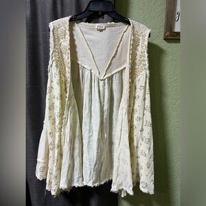 POL Cream Floral Lace Blouse Shabby Chic